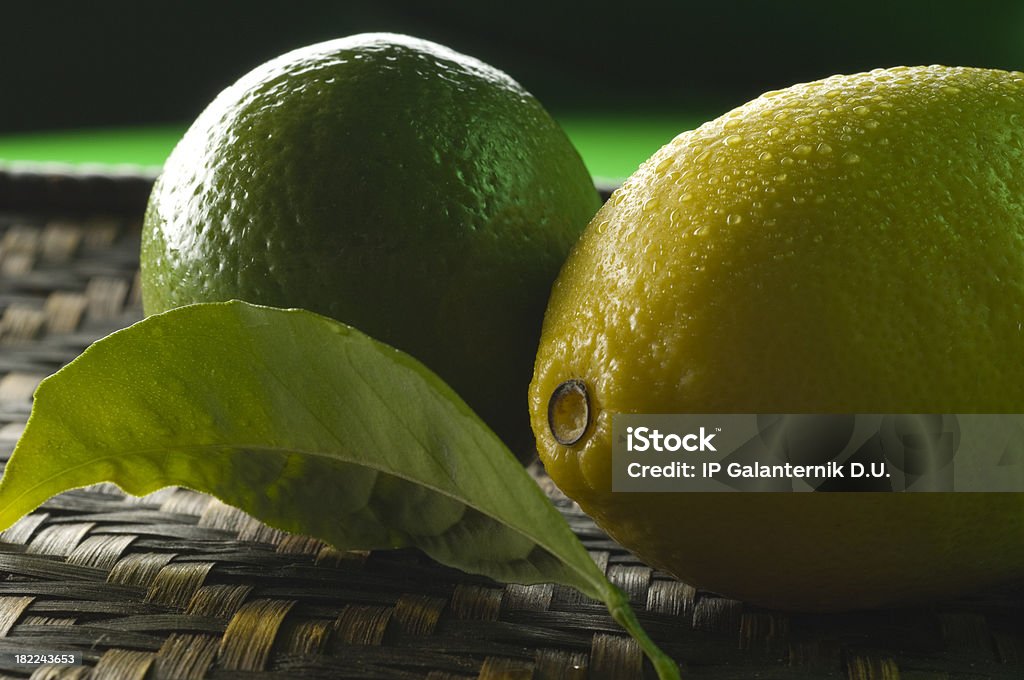 Verde-Lima e Limão com citrinos folha no tapete. - Royalty-free Alimentação Saudável Foto de stock