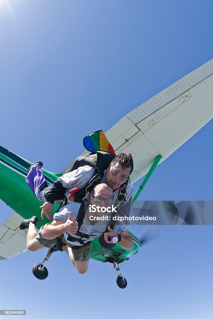 Lizenzfreies Stock-Foto: Zwei Männer Skydiving - Lizenzfrei Tandem - Position Stock-Foto