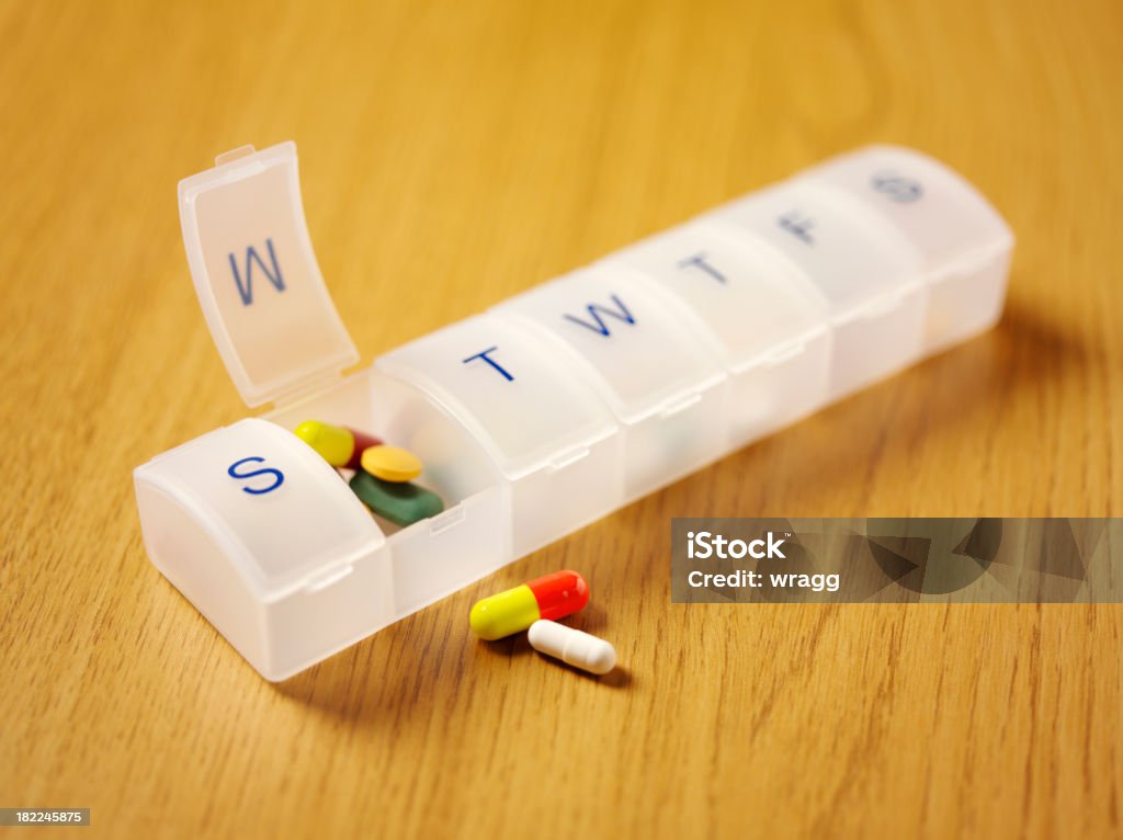 Colorido médico comprimidos e Caixa de Comprimidos - Royalty-free Alívio Foto de stock