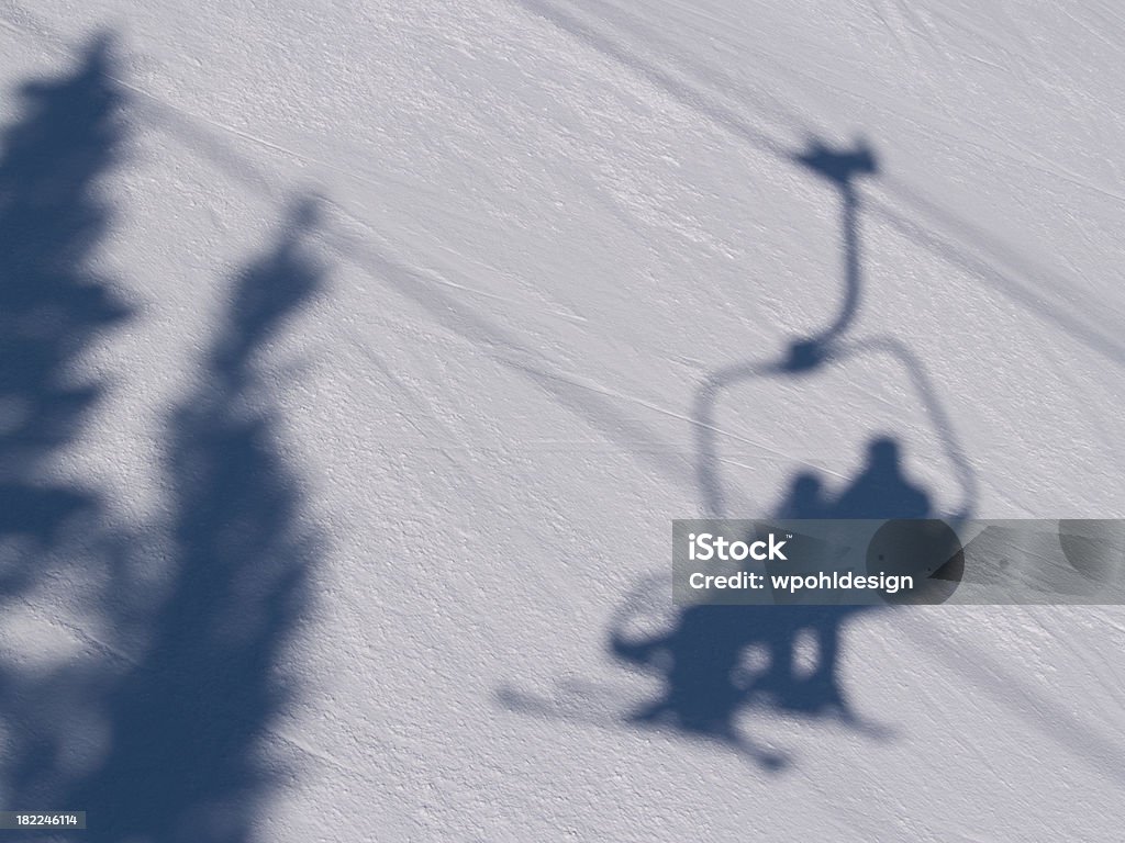 ski wyciągu krzesełkowego shadow - Zbiór zdjęć royalty-free (Abstrakcja)