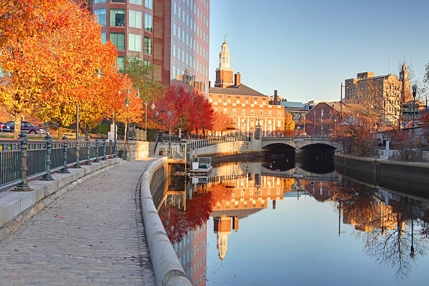 가을 로드아일랜드 프로비던스 - providence rhode island downtown district skyline 뉴스 사진 이미지