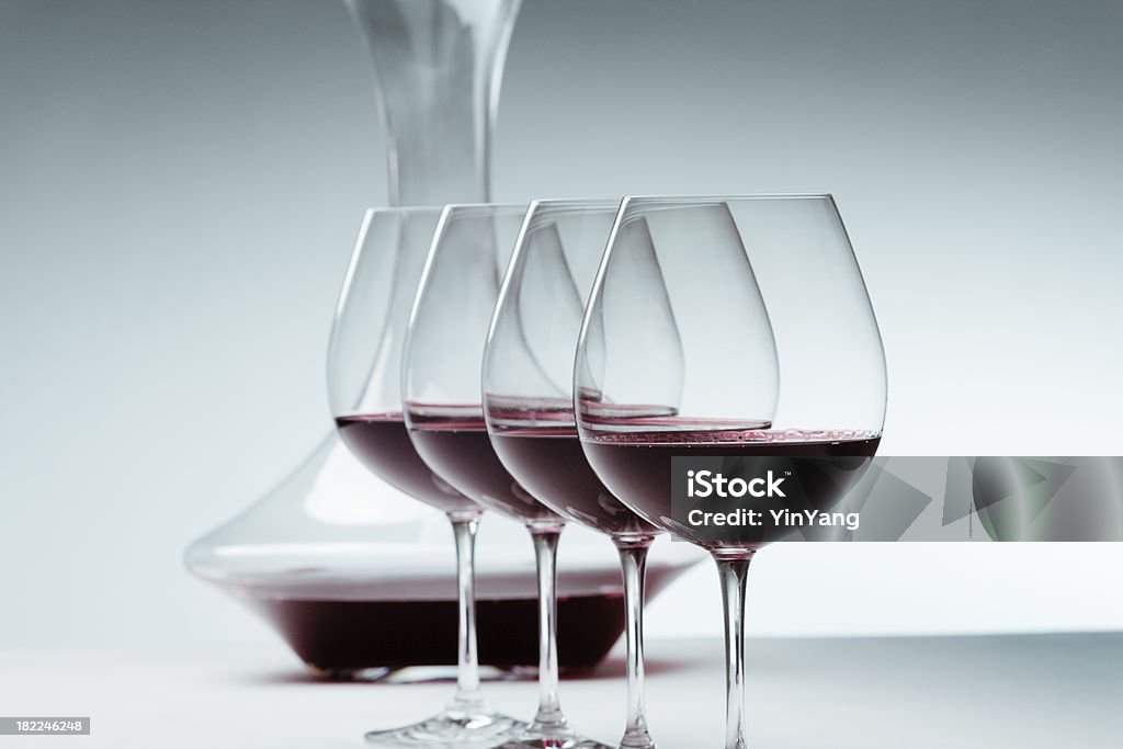 Czerwone wino w Karafka Hz Wineglasses i - Zbiór zdjęć royalty-free (Dekanter)