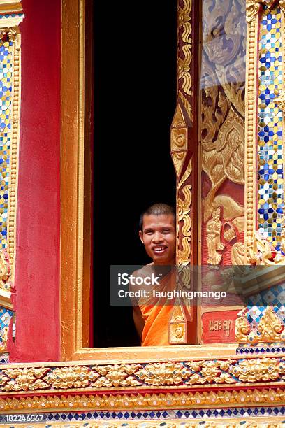 Foto de Thai Monge Budista Templo Cultura Tradicional Da Tailândia e mais fotos de stock de Adulto