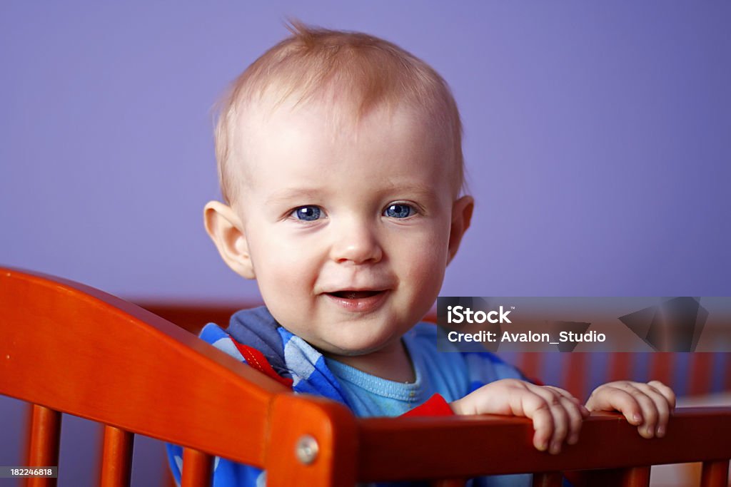 Heureux bébé - Photo de Berceau libre de droits