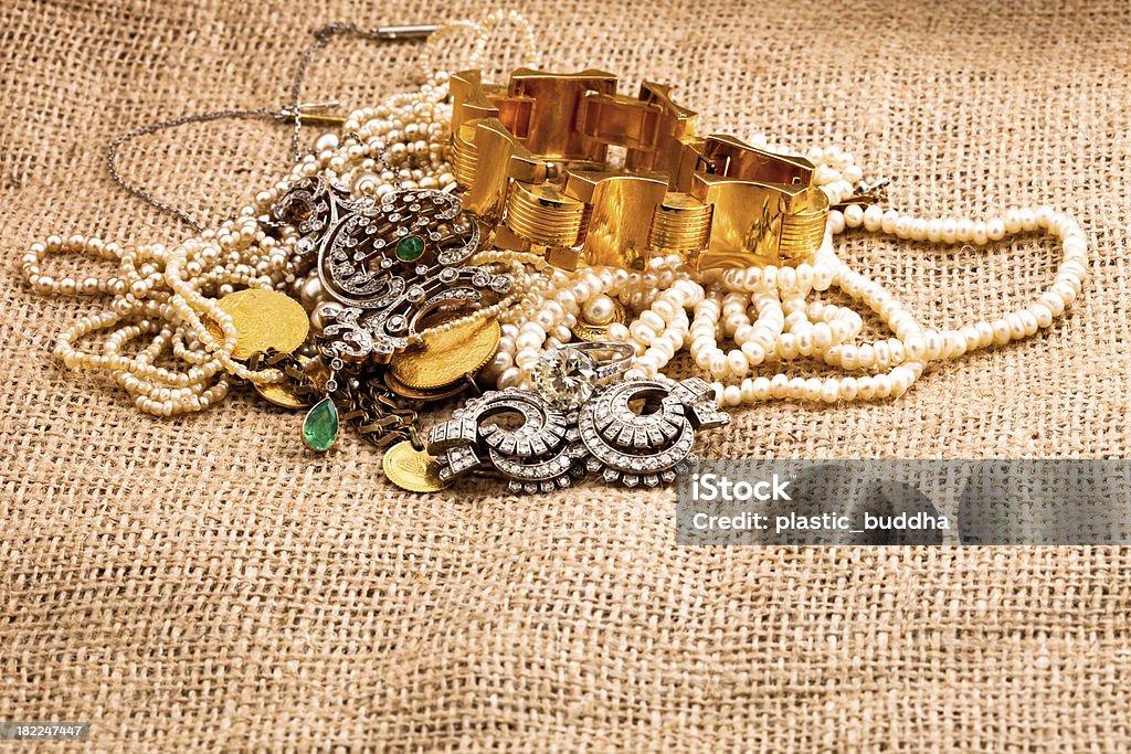 Carreau et autres bijoux - Photo de Bague - Bijou libre de droits