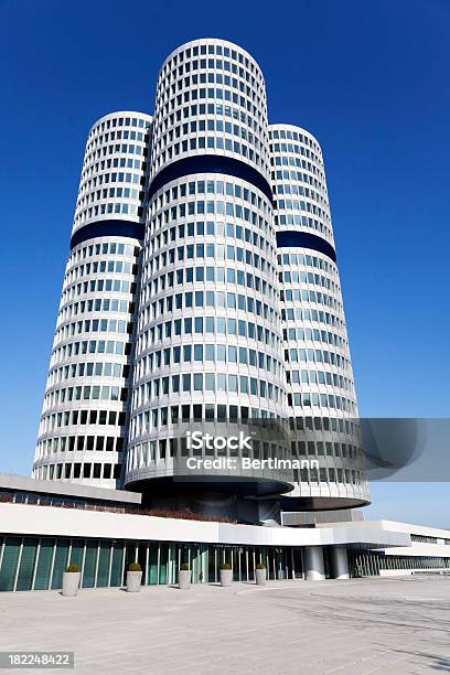 Nowoczesna Architektura - zdjęcia stockowe i więcej obrazów Monachium - Monachium, Biznes, Panorama miasta