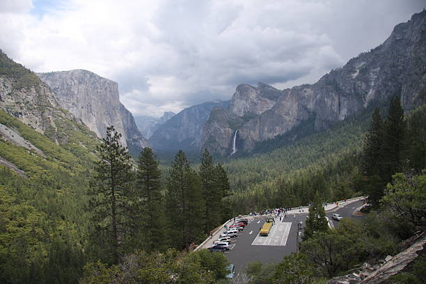 istock Yosemite Valley and Tunnel View Lookout 182248806