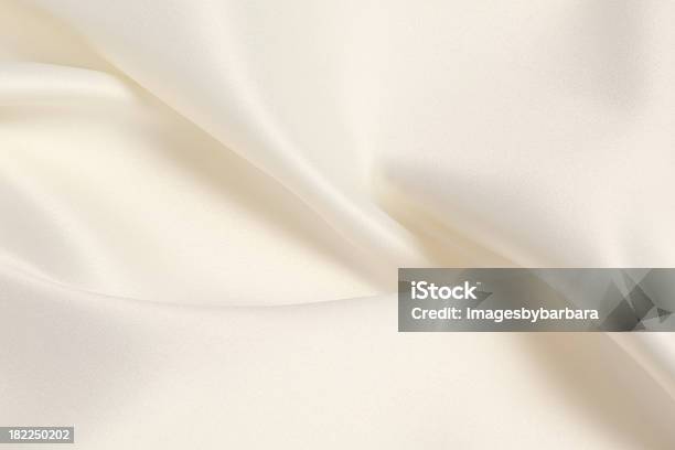 Satén Fondo Blanco Foto de stock y más banco de imágenes de Blanco - Color - Blanco - Color, Brillante, Color plateado