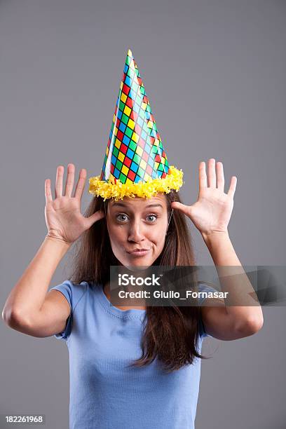 Foto de Engraçado Rostos E Modelo Elegante De Chapéu e mais fotos de stock de Adulto - Adulto, Azul, Azul claro