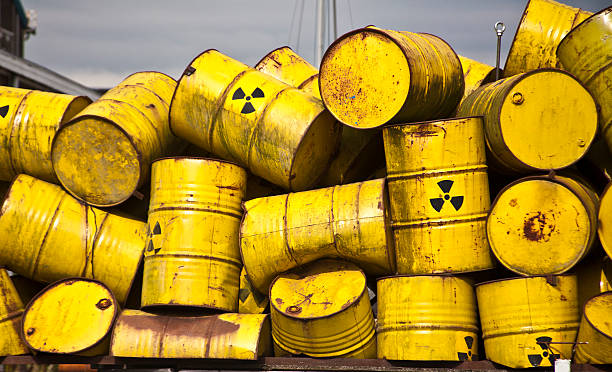 Radio Active Waste I Yellow radiot active waste barrel hazardous material stock pictures, royalty-free photos & images