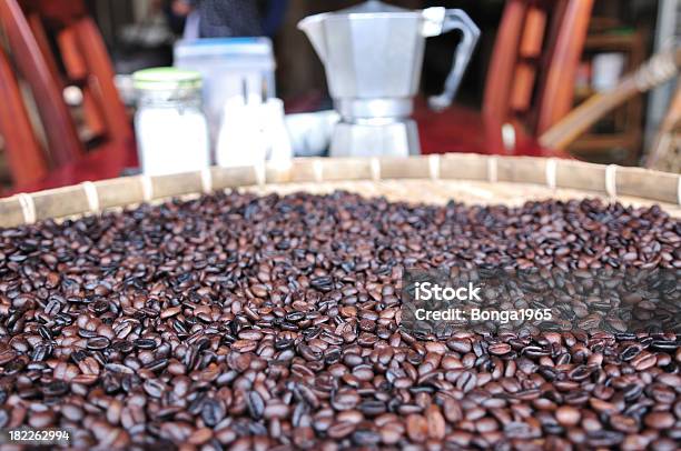 Kaffeebohnen Aufteesortiment Stockfoto und mehr Bilder von Am Spieß gebraten - Am Spieß gebraten, Aromatherapie, Baum