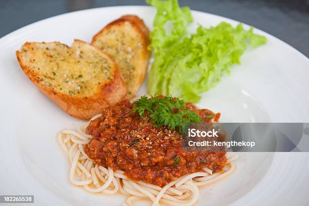 Spaghetti Con Salsa De Tomate Y Picada De Cerdo Foto de stock y más banco de imágenes de Chef - Chef, Hotel rural, Al horno