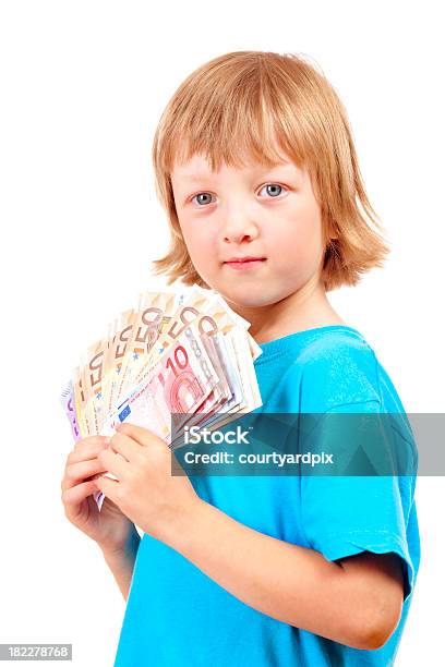 Niño Que Toma De La Unión Europea De Los Billetes Foto de stock y más banco de imágenes de Agarrar - Agarrar, Ahorros, Billete de Banco de la Comunidad Europea