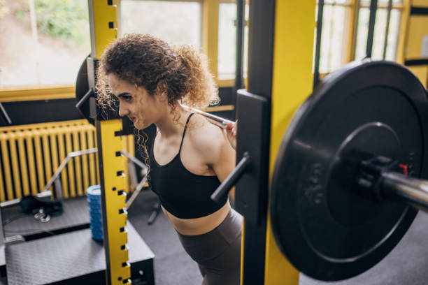 istock Woman weightlifting 1822793448