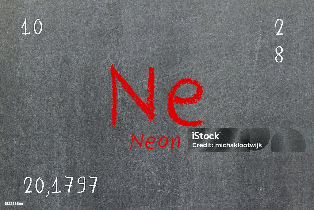Isolato lavagna con Tavola periodica degli elementi, Neon - Foto stock royalty-free di Atomo