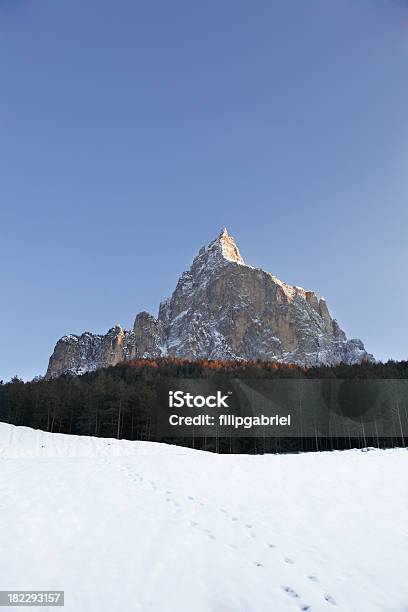 Montagna Innevata Alpe Di Siusi Stockfoto und mehr Bilder von Alpen - Alpen, Berg, Bundesland Tirol
