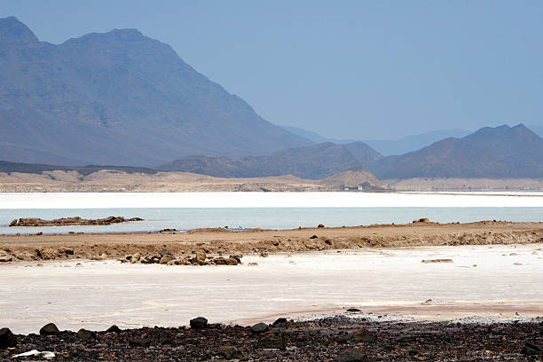istock Lake Assal, Djibouti 182297953