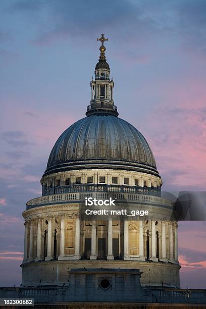 Foto de St Pauls Cathdral e mais fotos de stock de Alto contraste - Alto contraste, Arquitetura, Azul