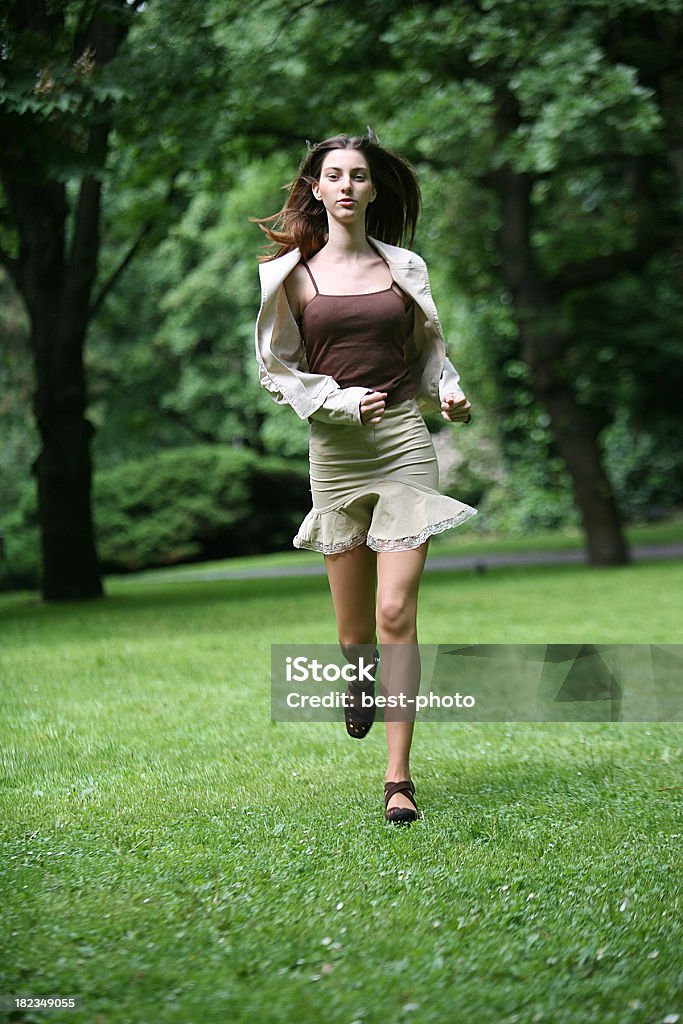 Chica corriendo - Foto de stock de Adolescente libre de derechos