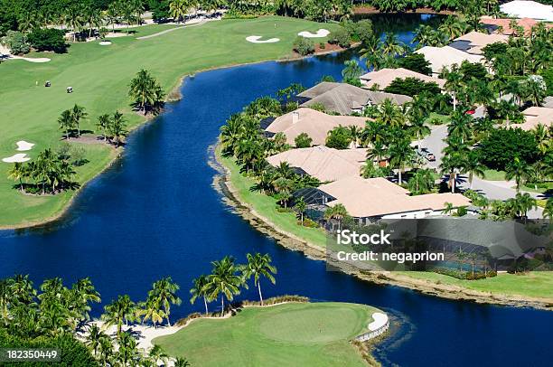 Campo De Golf De La Comunidad Foto de stock y más banco de imágenes de Campo de Golf - Campo de Golf, Nápoles - Florida, Vista cenital