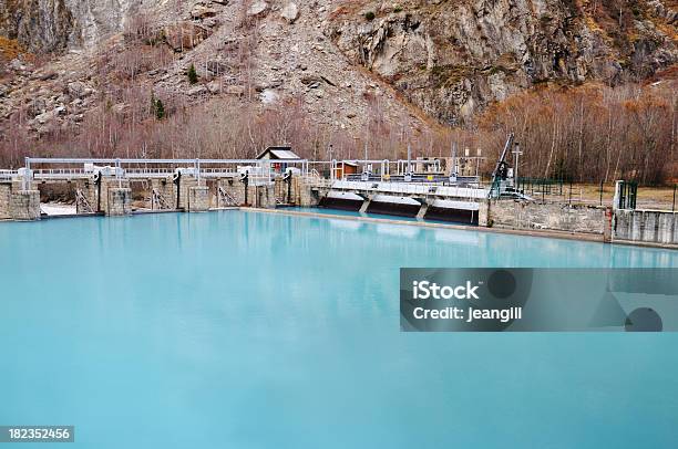 Hydrostazione Elettrica Alpi Francesi - Fotografie stock e altre immagini di Acqua - Acqua, Alpi, Alpi francesi