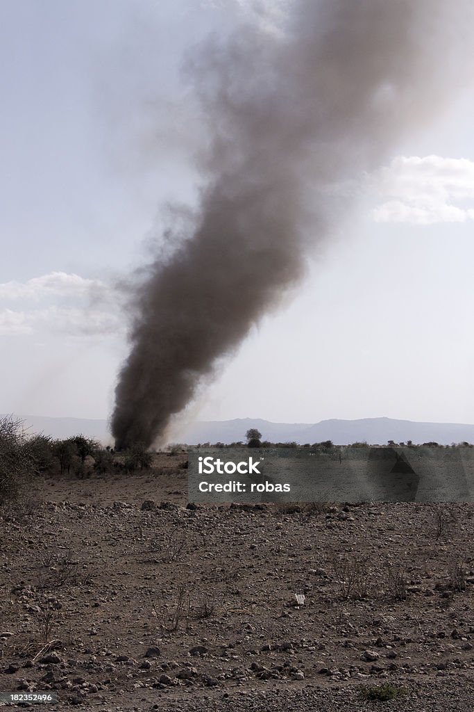 Dust devil in Tansania Flugzeug - Lizenzfrei Sandsturm Stock-Foto