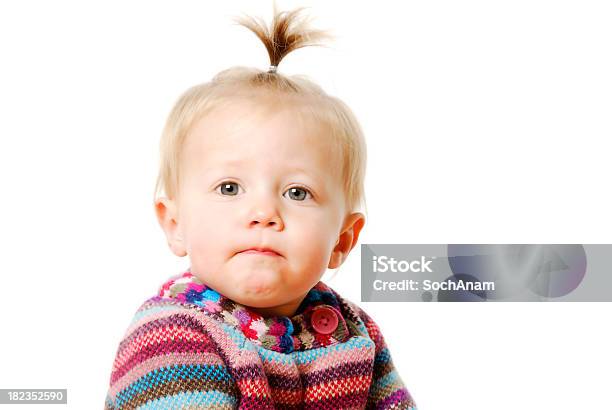Bebê Menina Com Cabelo Engraçado - Fotografias de stock e mais imagens de Fundo Branco - Fundo Branco, Rabo-de-cavalo, Bebé