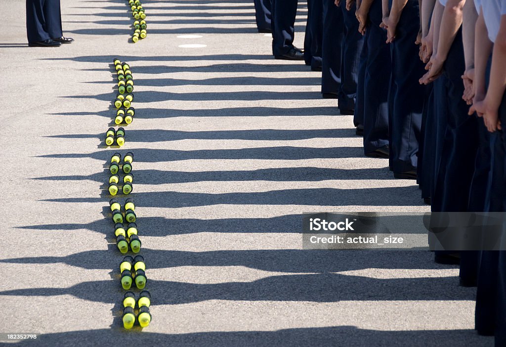 Schatten hinter Airmen in Bildung Stretch - Lizenzfrei Beton Stock-Foto