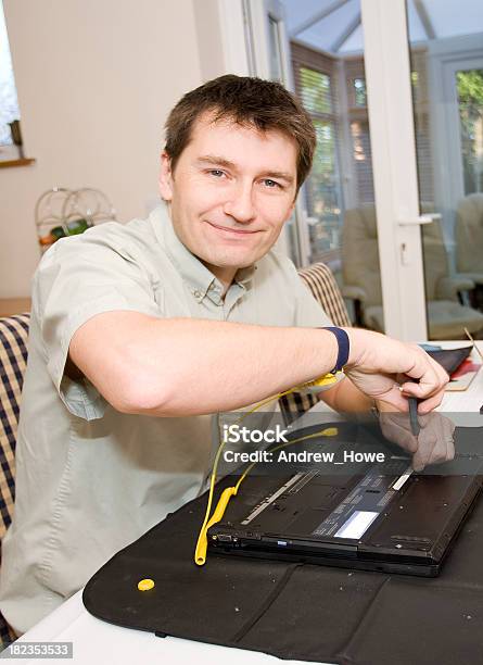 Computer Engineer Stockfoto und mehr Bilder von Arbeiten - Arbeiten, Computer, Drahtlose Technologie