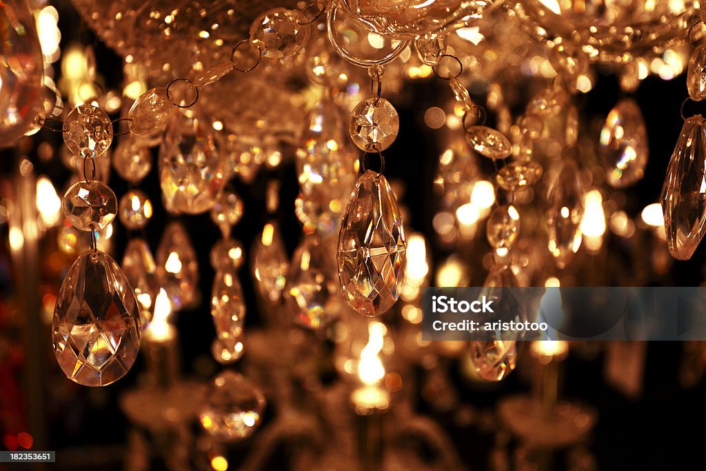 Lampadario di cristallo - Foto stock royalty-free di Dorato - Colore descrittivo