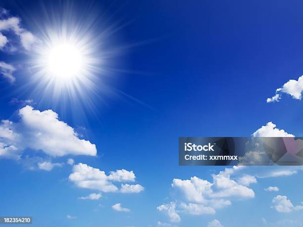 Céu E O Sol - Fotografias de stock e mais imagens de Limpo - Limpo, Vento, Ao Ar Livre