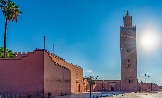 Jemaa el-Fnaa viwe, Minaret de la Koutoubia at medina of Marrakech, Morocco.