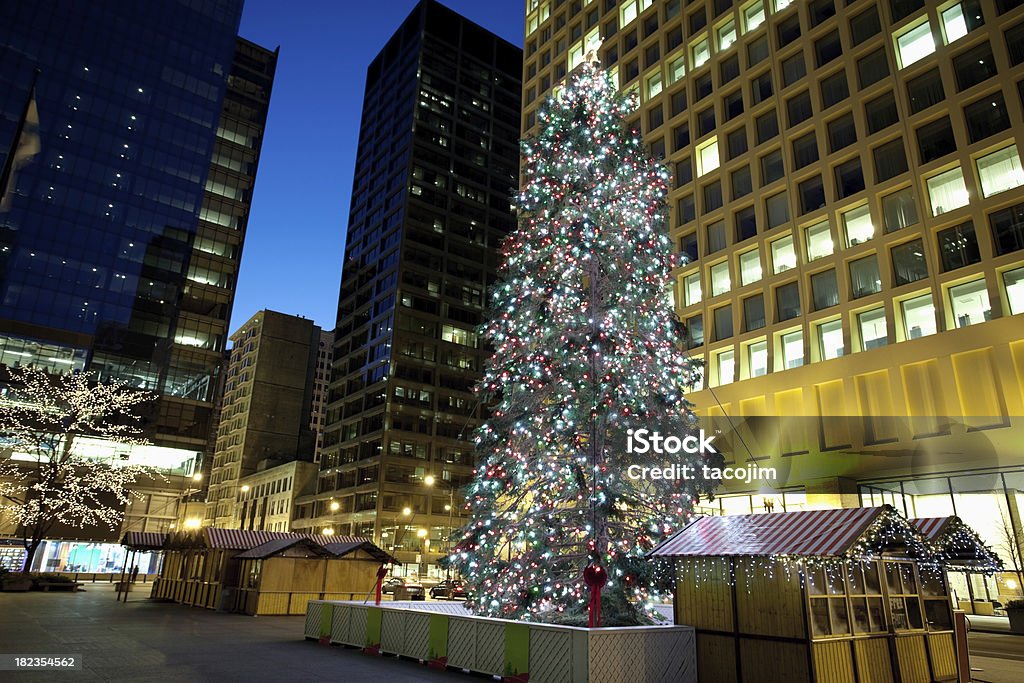 Chicago albero di Natale presso Daley Plaza - Foto stock royalty-free di Chicago - Illinois