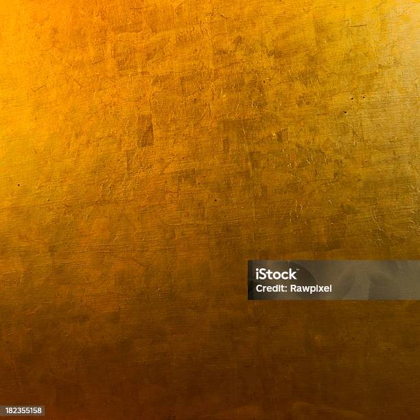 Foto de Fundo De Ouro e mais fotos de stock de Abstrato - Abstrato, Dourado - Descrição de Cor, Folha de Ouro - Metal