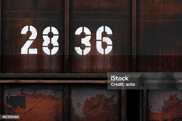 I Numeri Su Arrugginito Di Ferro - Fotografie stock e altre immagini di Treno merci - Treno merci, Vista laterale, Arrugginito