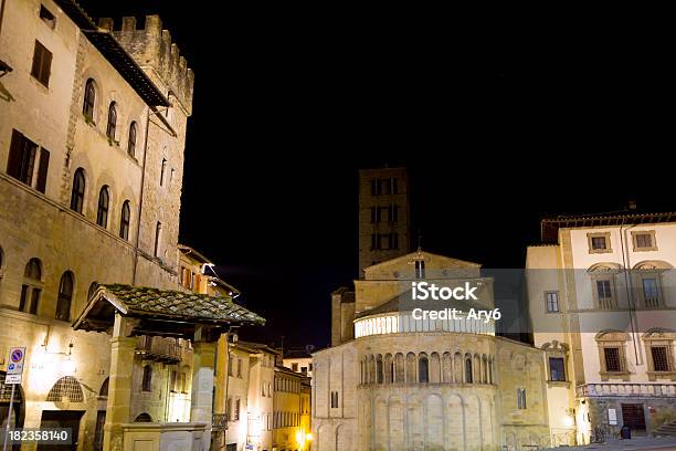 Arezzo Ночью Campo Grande Тоскана Италия — стоковые фотографии и другие картинки Ареццо - Ареццо, Архитектура, Архитектурный элемент