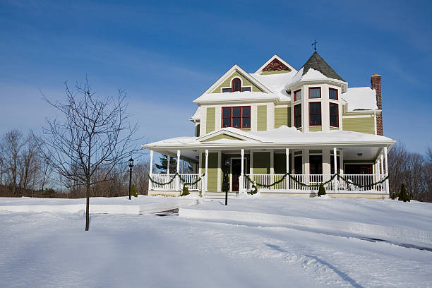 istock Victorian House in winter 182358964