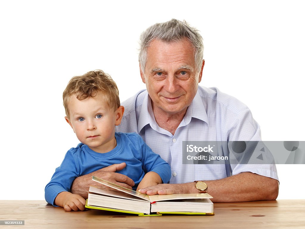 Felice nonno con suo nipote - Foto stock royalty-free di Nipote maschio