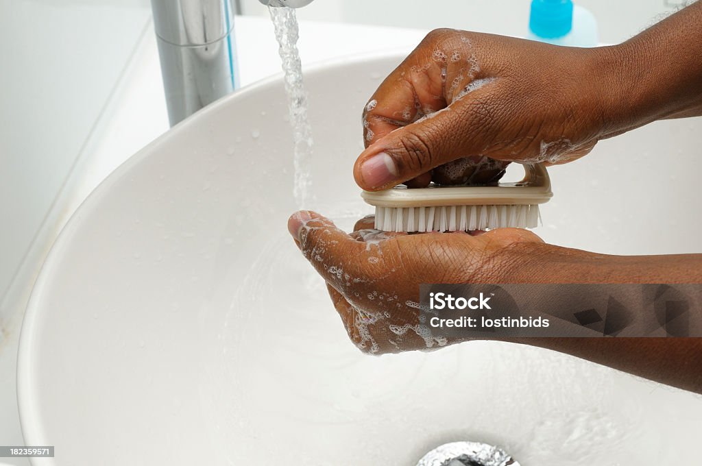 Esfoliação de lavagem de mãos - Foto de stock de Afro-americano royalty-free