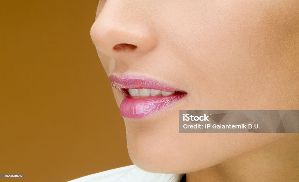 Labbra & rossetto - Foto stock royalty-free di Adulto