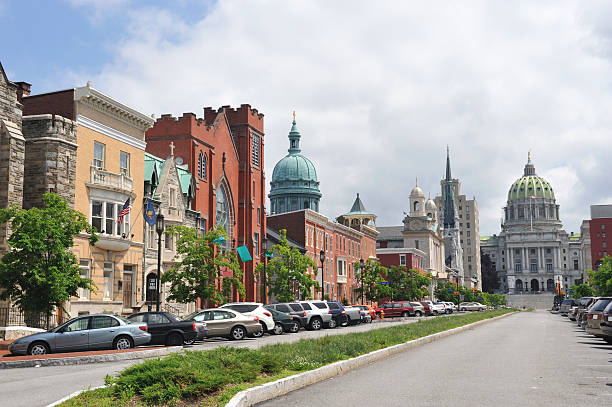 istock Street in Harrisburg 182361579
