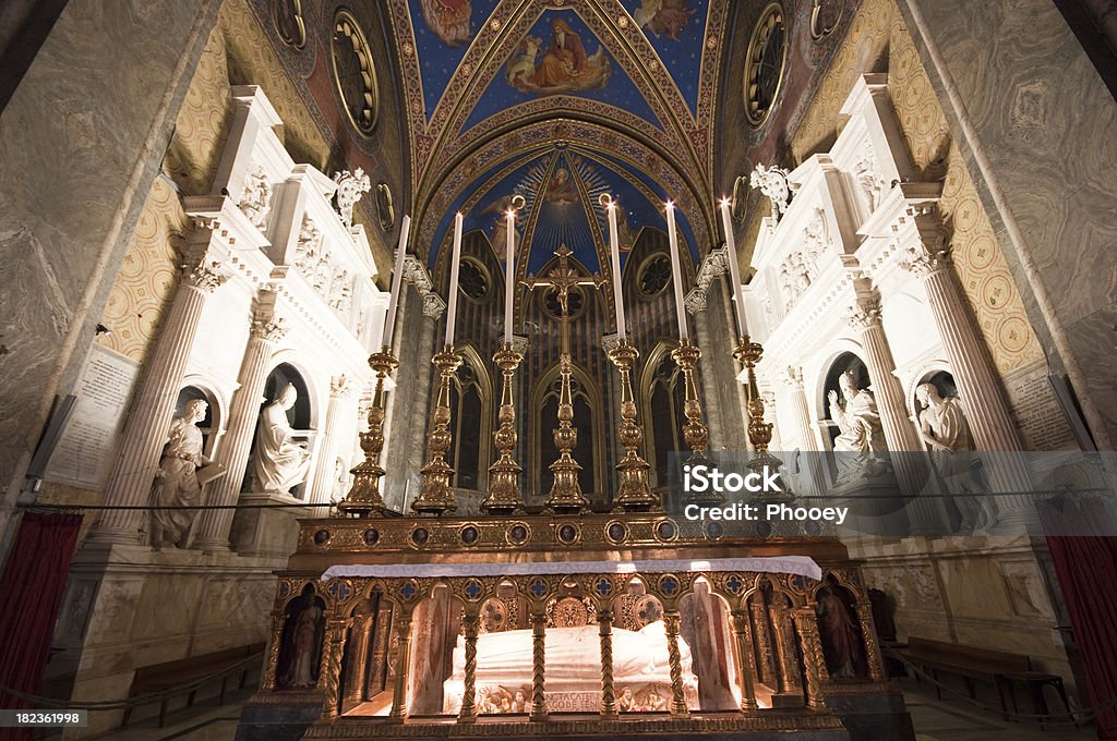 De Santa Maria sopra Minerva altar - Foto de stock de Estátua de Santa Maria Sopra Minerva royalty-free