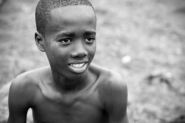garçon africain - grimacing male african descent teenage boys photos et images de collection