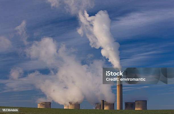 Estação De Energia Nas Zonas Rurais - Fotografias de stock e mais imagens de Alterações climáticas - Alterações climáticas, Azul, Betão