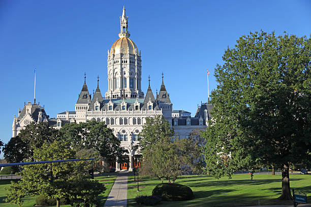 Connecticut State Capitol The Connecticut State Capitol is located on Bushnell Park in the Connecticut capital of Hartford american hartford reviews stock pictures, royalty-free photos & images