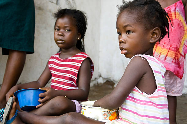 istock African Girls Eating 182366591