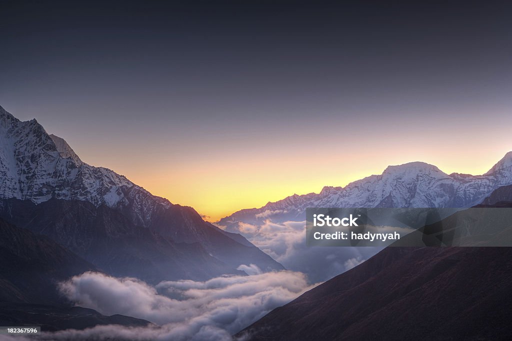 Pôr do sol sobre Himayas - Foto de stock de Pôr-do-sol royalty-free