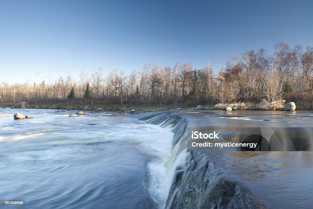 Lluvia cae Manitoba Bow - Foto de stock de Manitoba libre de derechos