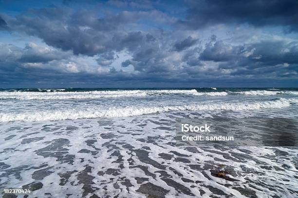 ストーミーの海 - Horizonのストックフォトや画像を多数ご用意 - Horizon, かすみ, ドラマチックな空模様