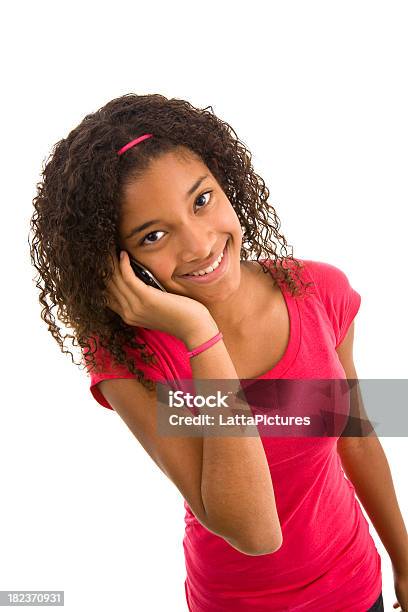 Foto de Origem Africana Adolescente No Telefone e mais fotos de stock de Adolescente - Adolescente, Telefone, 12-13 Anos